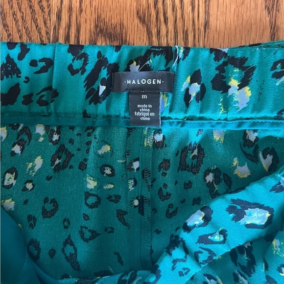 Halogen Green and Black Leopard Print Wide Leg Cropped Pants Size Medium - Picture 9 of 9